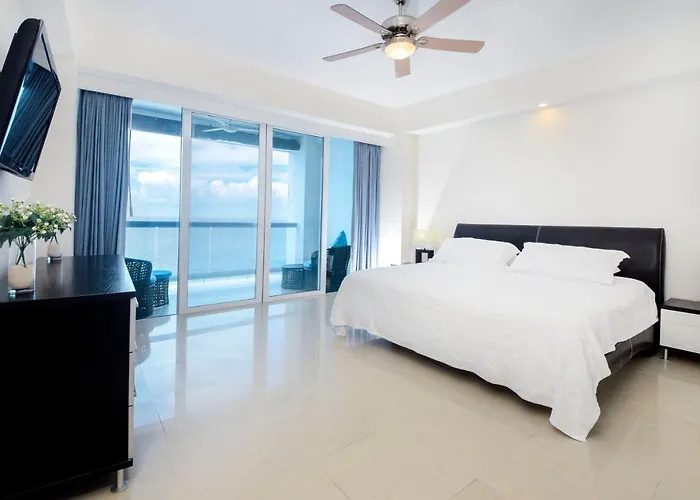 Oceanfront Oasis At Peninsula Grand Hotel *