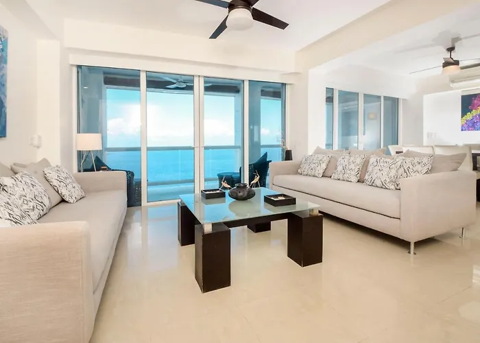 Oceanfront Oasis At Peninsula Grand Hotel
