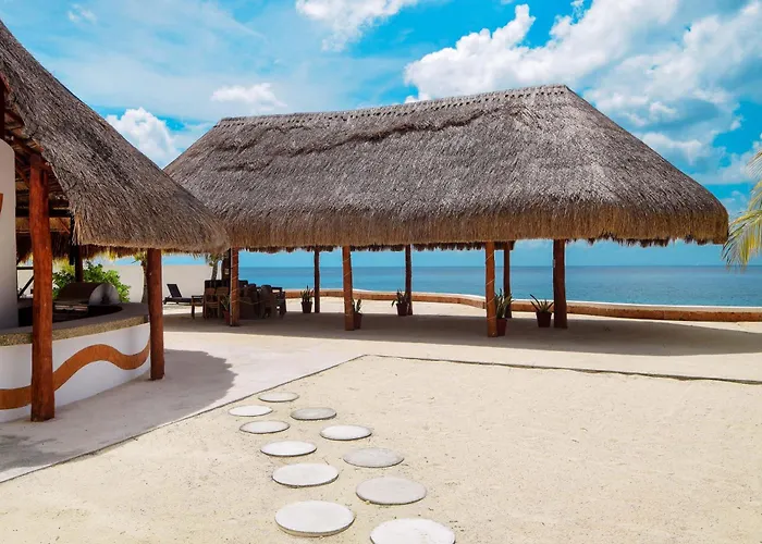 Oceanfront Oasis At Peninsula Grand Hotel
